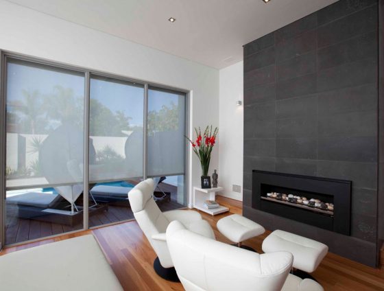 Retractable_External_vertical_drop_Blinds_issiroll (133)