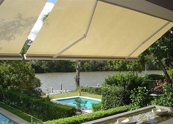 retractableawnings4